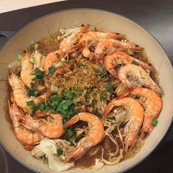 鮮蝦沙茶粉絲煲：Emily  一起做