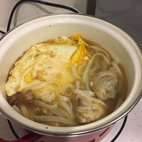 麻油雞麵線：VANESSA 一起做