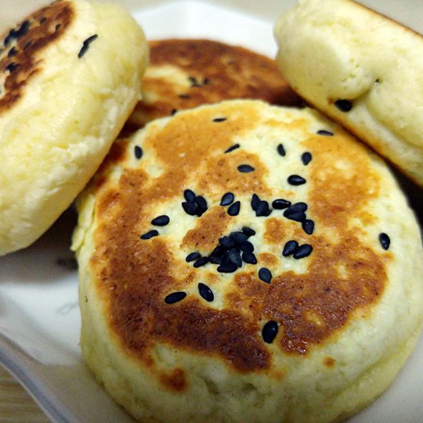 用鬆餅粉作地瓜餡餅：花香菇の草帽 一起做