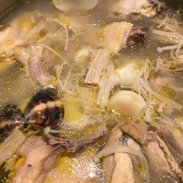 蒜頭蛤蜊雞湯 : 妤寶一起做