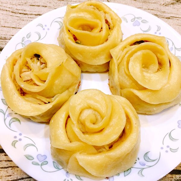 玫瑰煎餃~好吃又簡單學一點都不複雜 : Peiwen Wang一起做