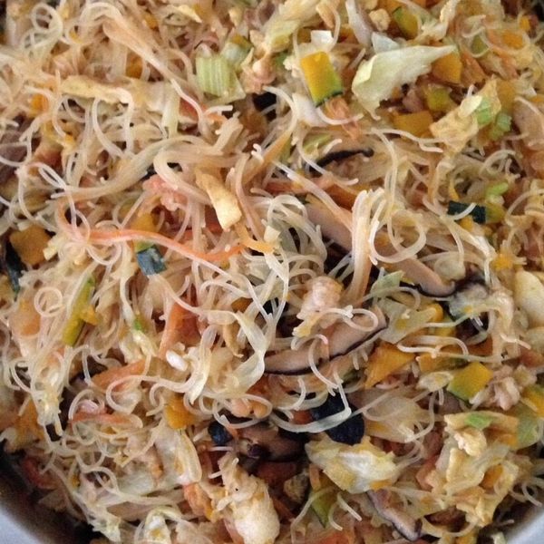 清冰箱料理-松阪豬肉炒米粉：❤️陳33🍩 一起做