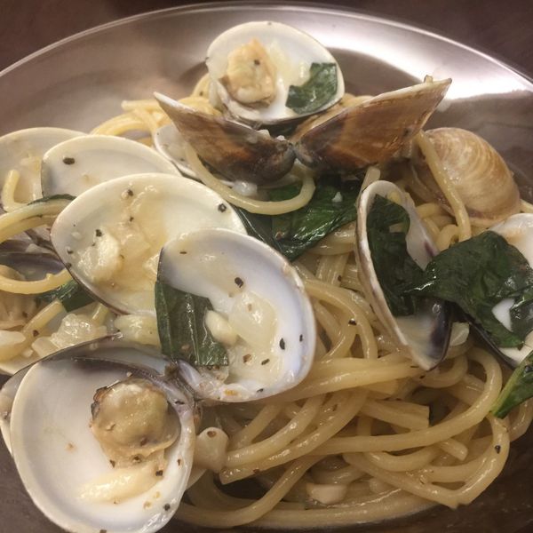 白酒蒜香蛤蠣義大利麵：Emily  一起做