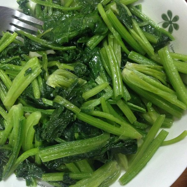 清炒菠菜（不澀版） : tweetybear一起做