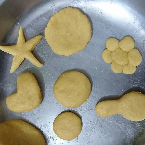 ❤電鍋料理❤免烤箱甜吱吱蜂蜜餅乾：楊阿耶 一起做