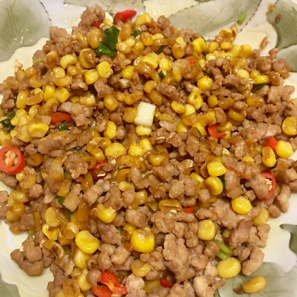 玉米粒炒肉末 : 陳夢夢一起做