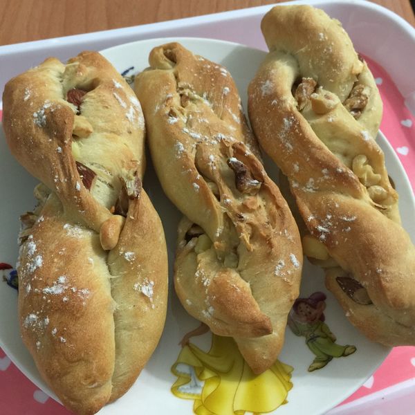 堅果乳酪麵包：hitomi 一起做