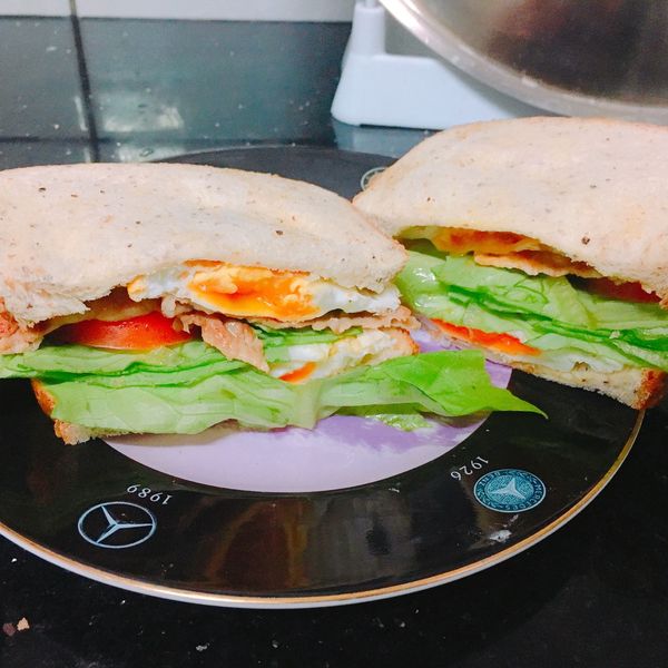 鮮蔬肉蛋吐司(含醃肉配方)：Helen 一起做