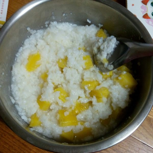 [Hawk媽私房菜] 電鍋版-地瓜稀飯 : 緹亞一起做