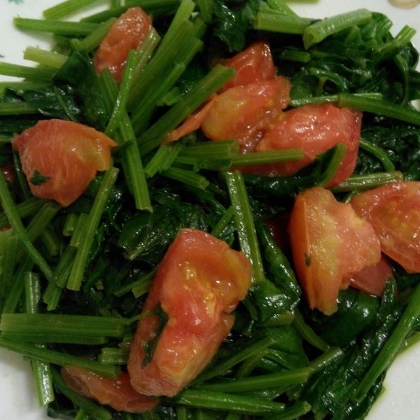 紅嘴綠鸚哥(菠菜炒蕃茄) : Chia-Ling Hou一起做