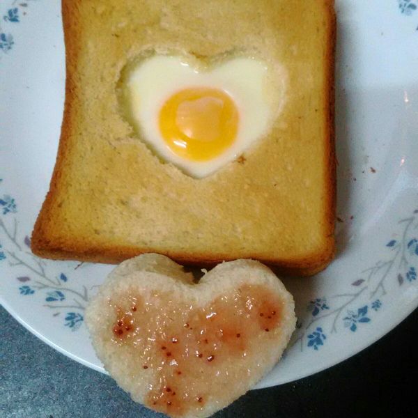 ❤愛心蛋烤土司❤ 獻上我的小小心意 : 吳彩慎一起做