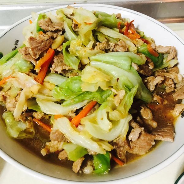 沙茶豬肉片炒高麗菜 : 吳月儀一起做