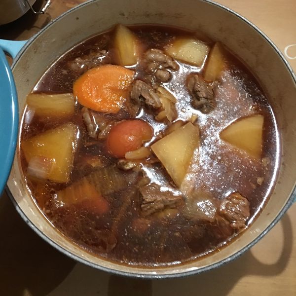 家常紅燒牛肉～一鍋到底.鑄鐵鍋料理 : a-men一起做