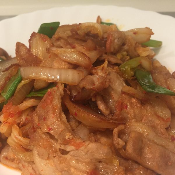 泡菜炒豬肉_10分鐘零廚藝【穀盛壽喜燒】：吳寶寶 一起做