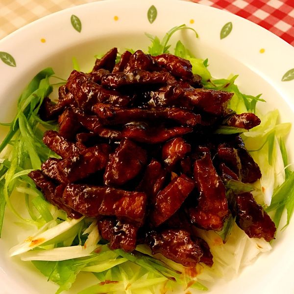 京醬肉絲：bb（只有黑晶爐也能當大廚） 一起做