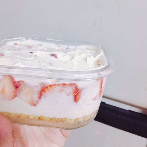 【白巧克力草莓乳酪蛋糕】免烤箱：李雨宸 一起做