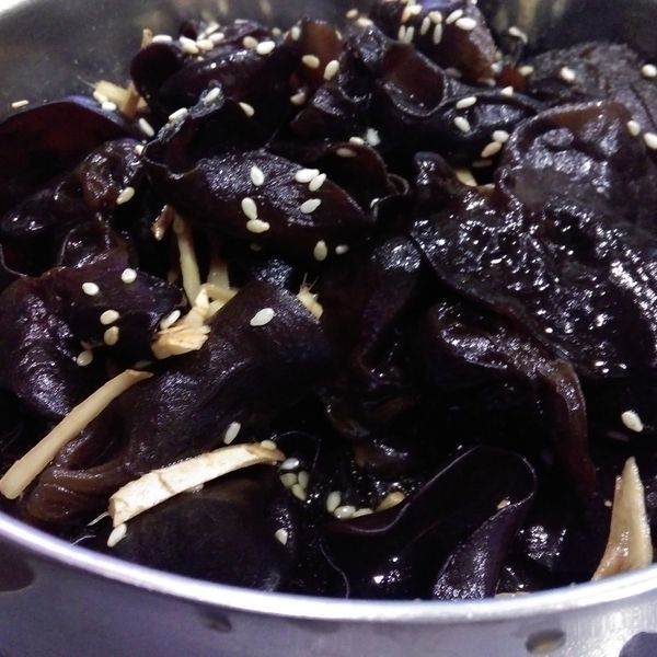 五分鐘搞定『涼拌黑木耳』：Meigo Meigo 一起做