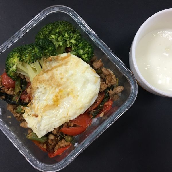 要配三碗飯的蔬菜增量版打拋豬 : 懶惰的廚娘一起做