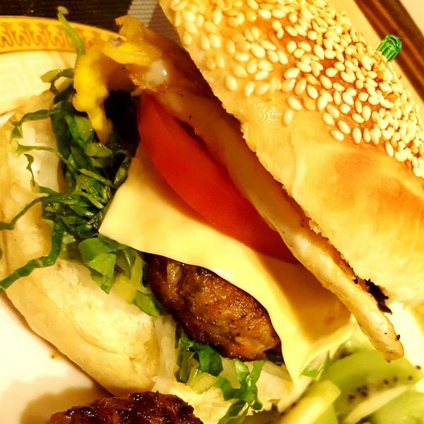 芝士漢堡：安妮 一起做