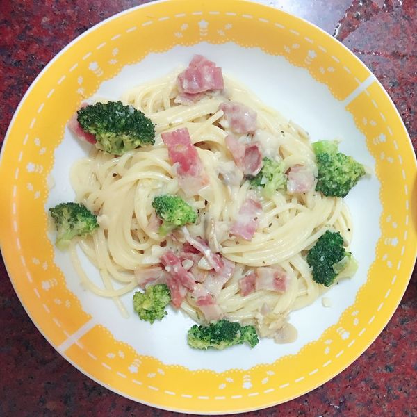 奶油洋菇培根蛋義大利麵 : 張靡靡一起做