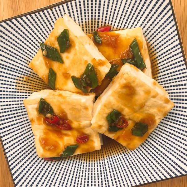 【香煎雞蛋豆腐】醬汁這樣調最好吃 : 何小美一起做