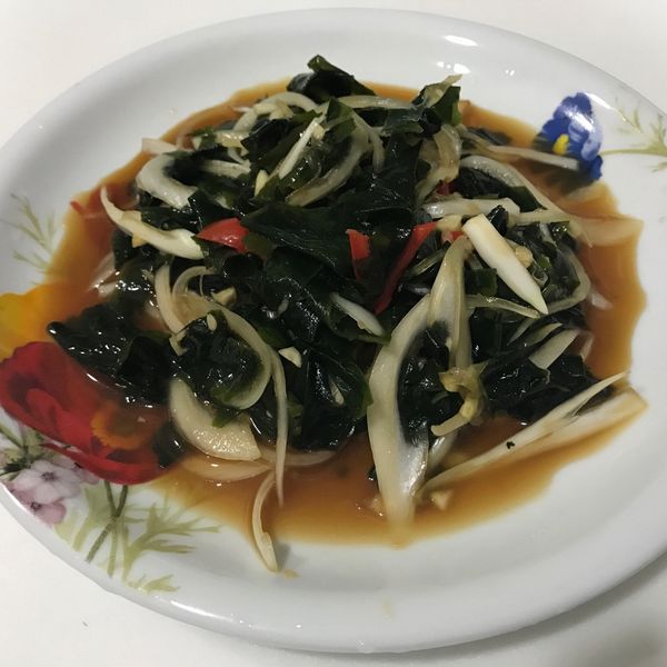 夏日涼拌小菜!香辣洋蔥海帶芽 : Lisa Tsai一起做