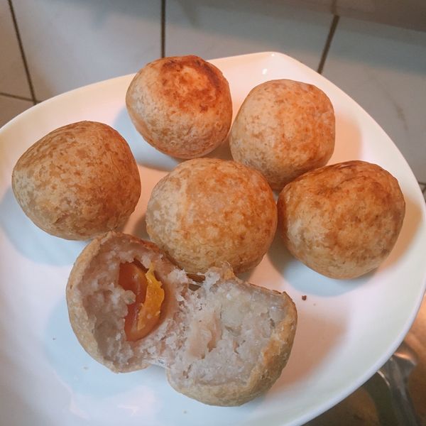 鹹蛋黃芋泥球：貢丸 一起做