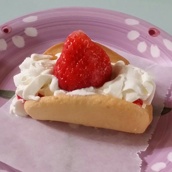 韓國流行排隊甜點。草莓蛋糕捲 : 蔡曉民一起做