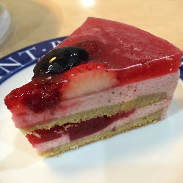 草莓慕絲蛋糕 : Rainy Tsai一起做