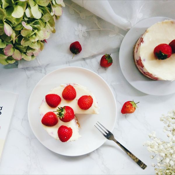 【白巧克力草莓乳酪蛋糕】免烤箱：張曉珮 一起做