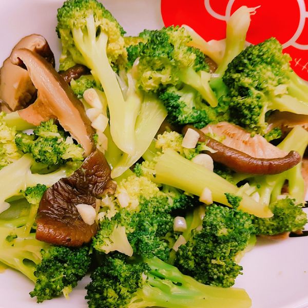 香菇炒綠花椰菜 : JOY一起做
