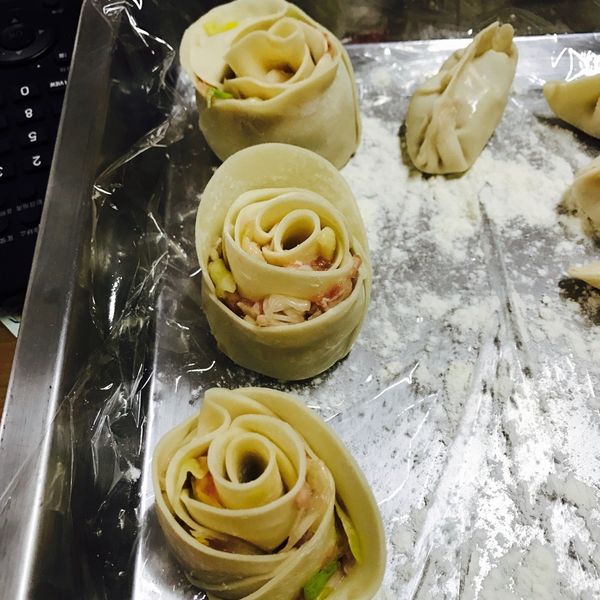 玫瑰花煎餃：帆帆 一起做