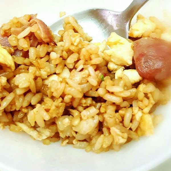 蒜味香腸炒飯：Xiaowei Lin 一起做