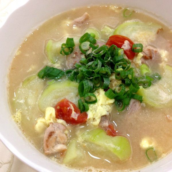 【食在有健康】番茄絲瓜湯：★可樂將の小廚房★ 一起做
