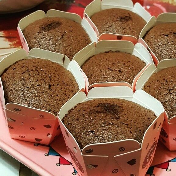 巧克力海綿蛋糕：曉豬 一起做