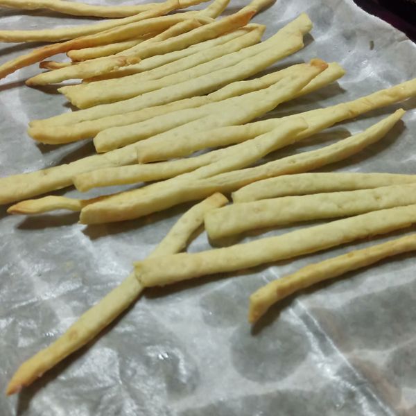 【親子料理】脆脆原味餅乾棒：Apple Lin 一起做
