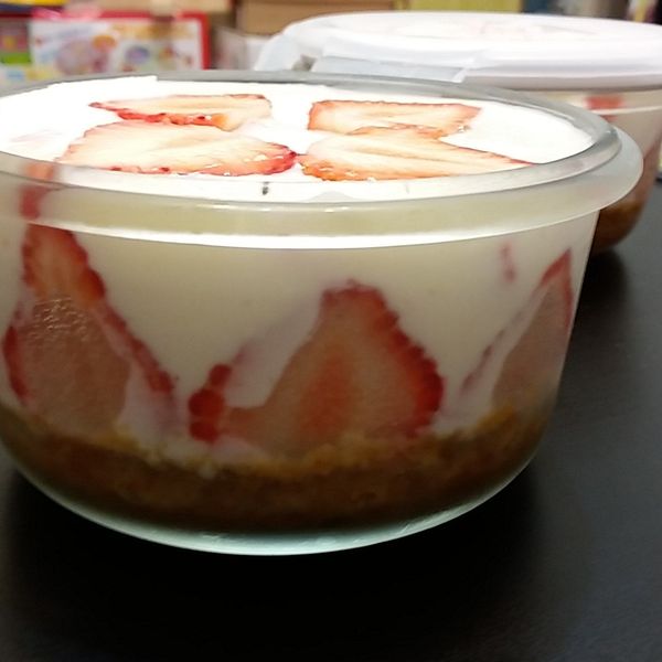 【免烤箱】特濃草莓生乳酪蛋糕 : Jean Liao一起做