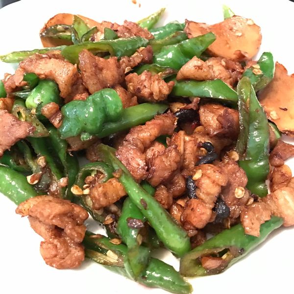 糯米椒炒五花肉：Helen 一起做