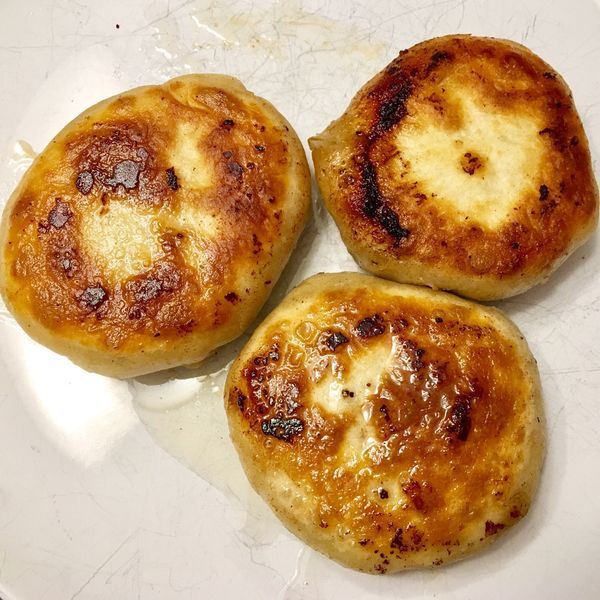 爆汁手工豬肉餡餅 燙麵 示範影音：小灰 一起做