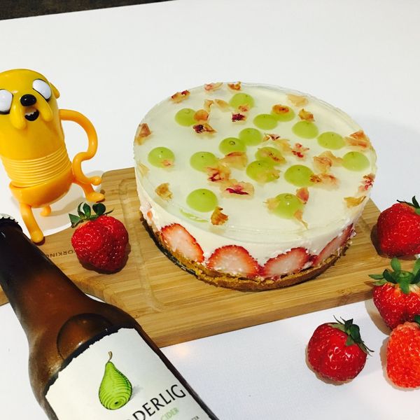 櫻花果凍草莓生乳酪蛋糕：Wen Wen Tu 一起做