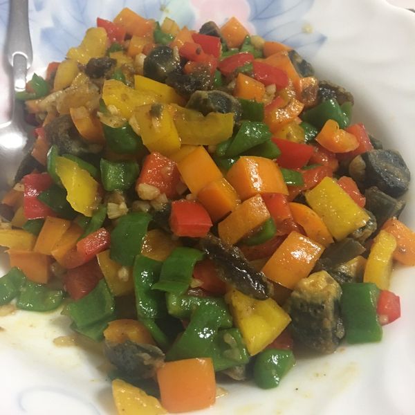 青椒炒皮蛋:Qianyun Zheng 一起做