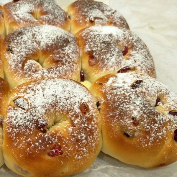 【香濃柔軟】蔓越莓奶油乳酪麵包捲：何桂貞 一起做