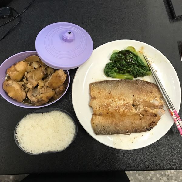 香煎虱目魚肚：邱辰 一起做