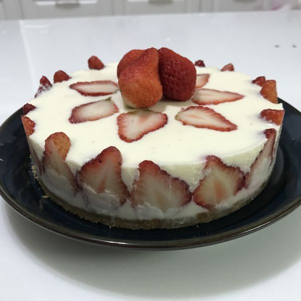 【免烤箱】特濃草莓生乳酪蛋糕：洪慈憶 一起做