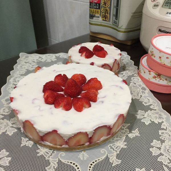 【免烤箱】特濃草莓生乳酪蛋糕 : Kuei Wang一起做