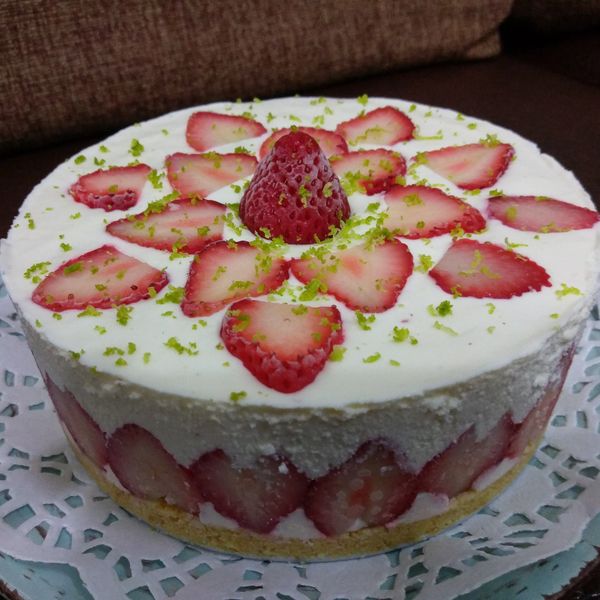 【免烤箱】特濃草莓生乳酪蛋糕：琦小猴 一起做