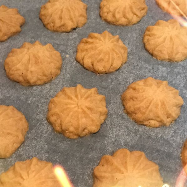 偽香港小熊餅乾(Jenny珍妮曲奇) : 娃一起做