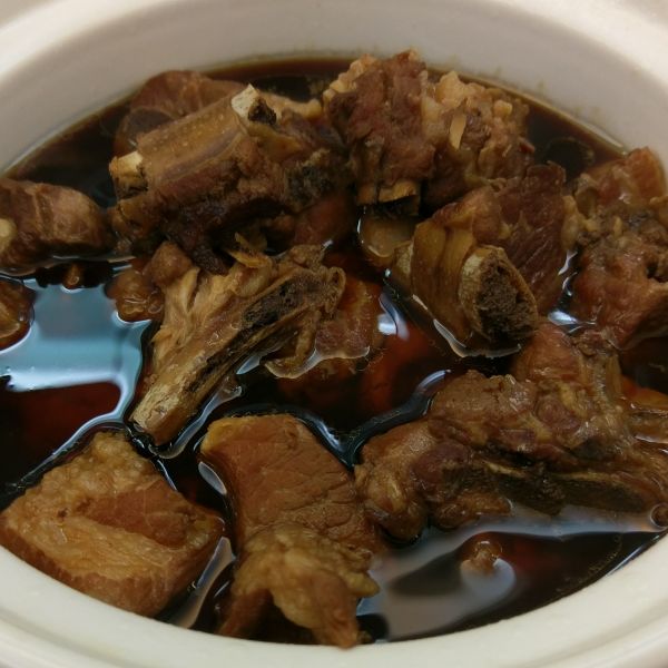 讚不絕口的下飯菜~『肉骨茶滷小排』:劉小玲 一起做