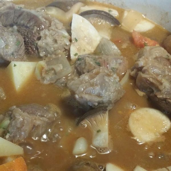 鑄鐵鍋🥘紅酒番茄燉牛肉 : 加村林媽媽一起做