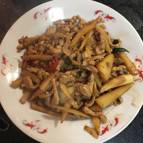 竹筍炒肉絲：璇媽咪 一起做